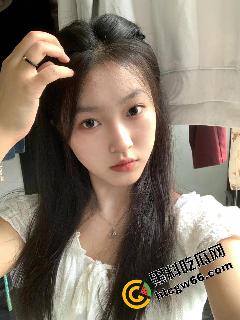 广州白云幼儿园清纯幼师【田梦】被渣男甩了狠踹,嫩逼私拍全漏光,奶子晃荡骚的勾人操烂她!