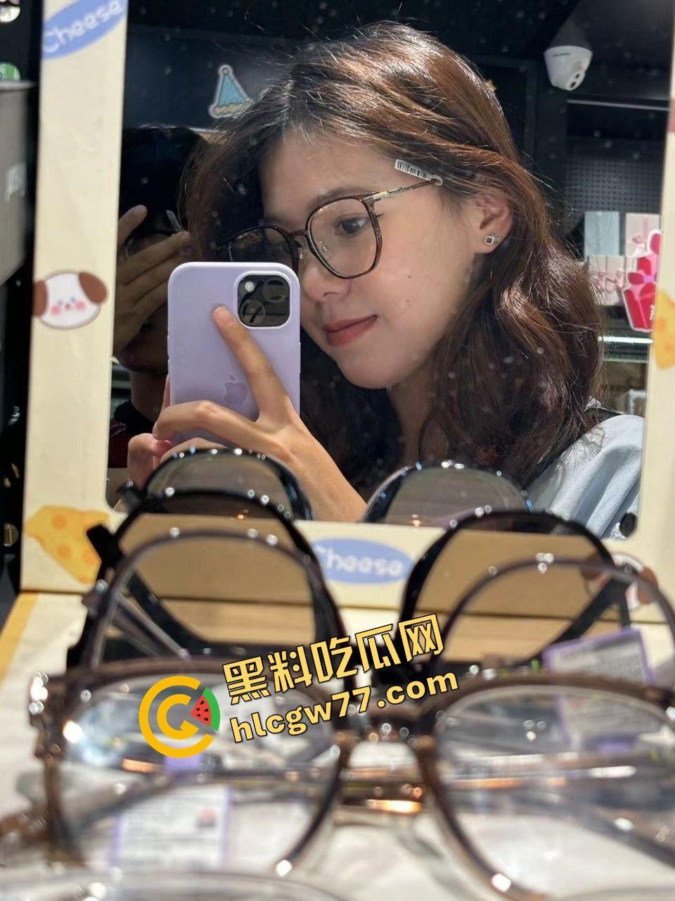 世界上最大的背刺,成都女孩【周然】手机借闺蜜打游戏,结果闺蜜偷看到她大量私密,友谊当场粉碎!