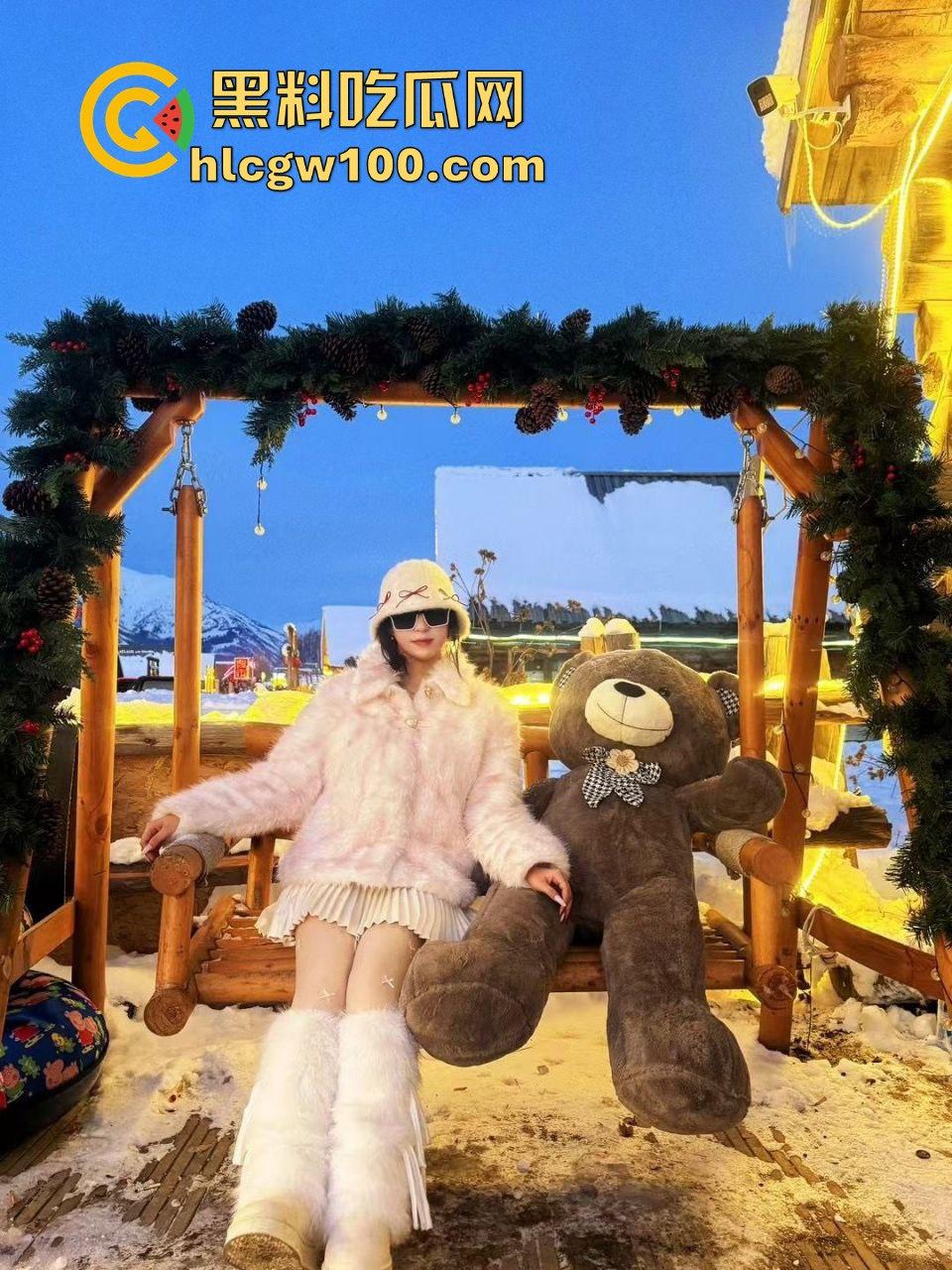 青岛熟女【薛萍】淫乱3P还群里直播!两个单男轮番上阵,骚浪程度直接封神,这谁敢娶回家啊?