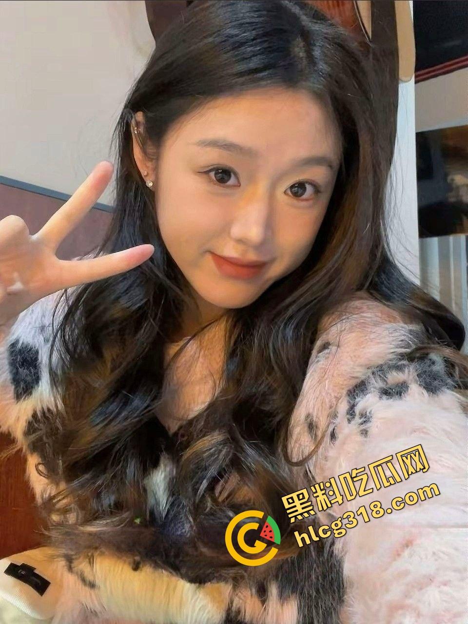 婚后六年操老婆操成亲情,隔壁浪叫勾人,逼肿喷汁操翻天还贪万人干,幻想邻居大屌内射骚货老婆!