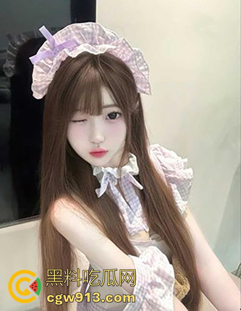 有钱人的生活好快乐啊！上海名媛【刘亚丽】，高颜值大奶长腿尤物，情趣女仆装开裆丝袜，被金主爆操视频流出！