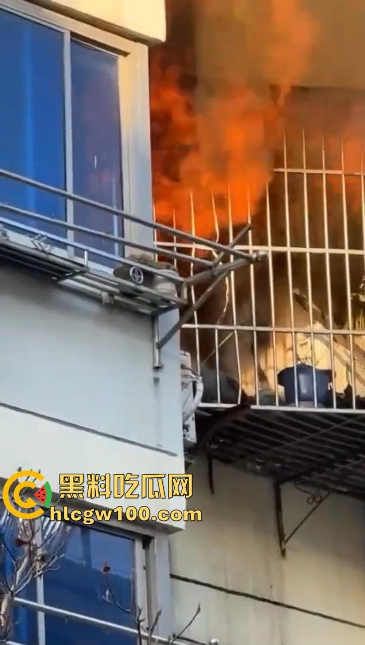 天塌了!南太湖突发噩梦级火灾!某小区瞬间变 “火场”,一死一伤,火光浓烟惊煞众人