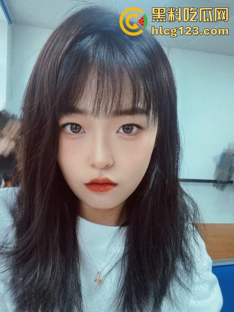 高质量露脸泄密【川音学院】21届声乐系学妹 朋友圈装纯私下约炮极度反差!