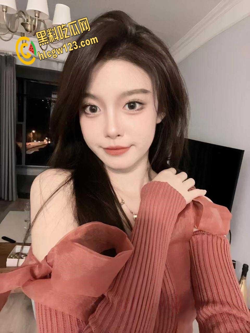 天津传媒学院舞蹈生【董诗姮】,全校知名的校鸡,拜金女和金主爸爸性爱视频!