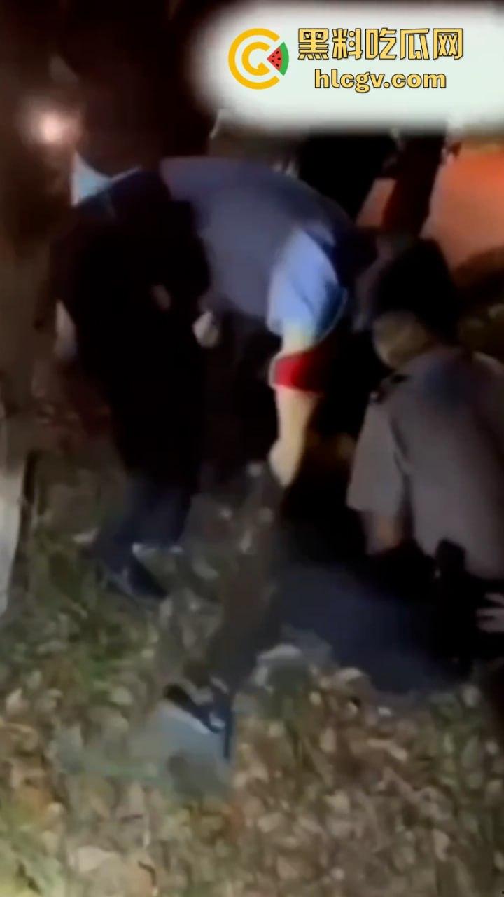 江苏醉酒老流氓起色心 猥亵夜跑女生发酒疯 女生:害怕极了!