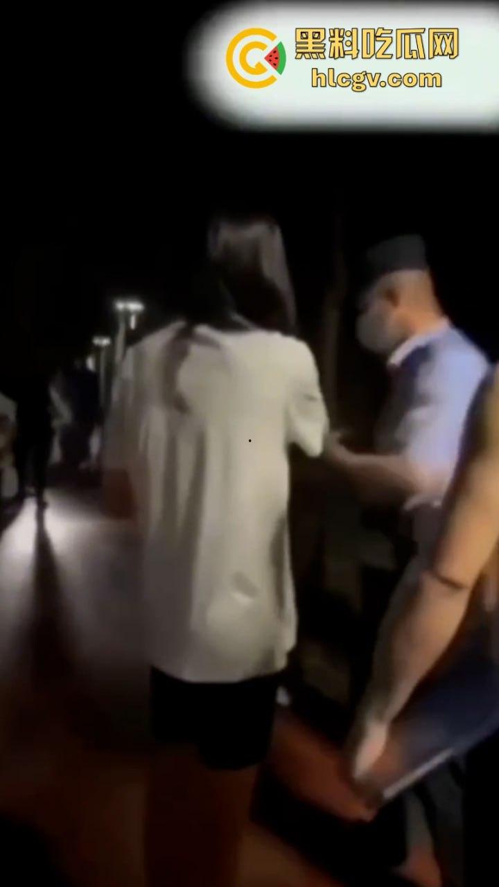 江苏醉酒老流氓起色心 猥亵夜跑女生发酒疯 女生:害怕极了!