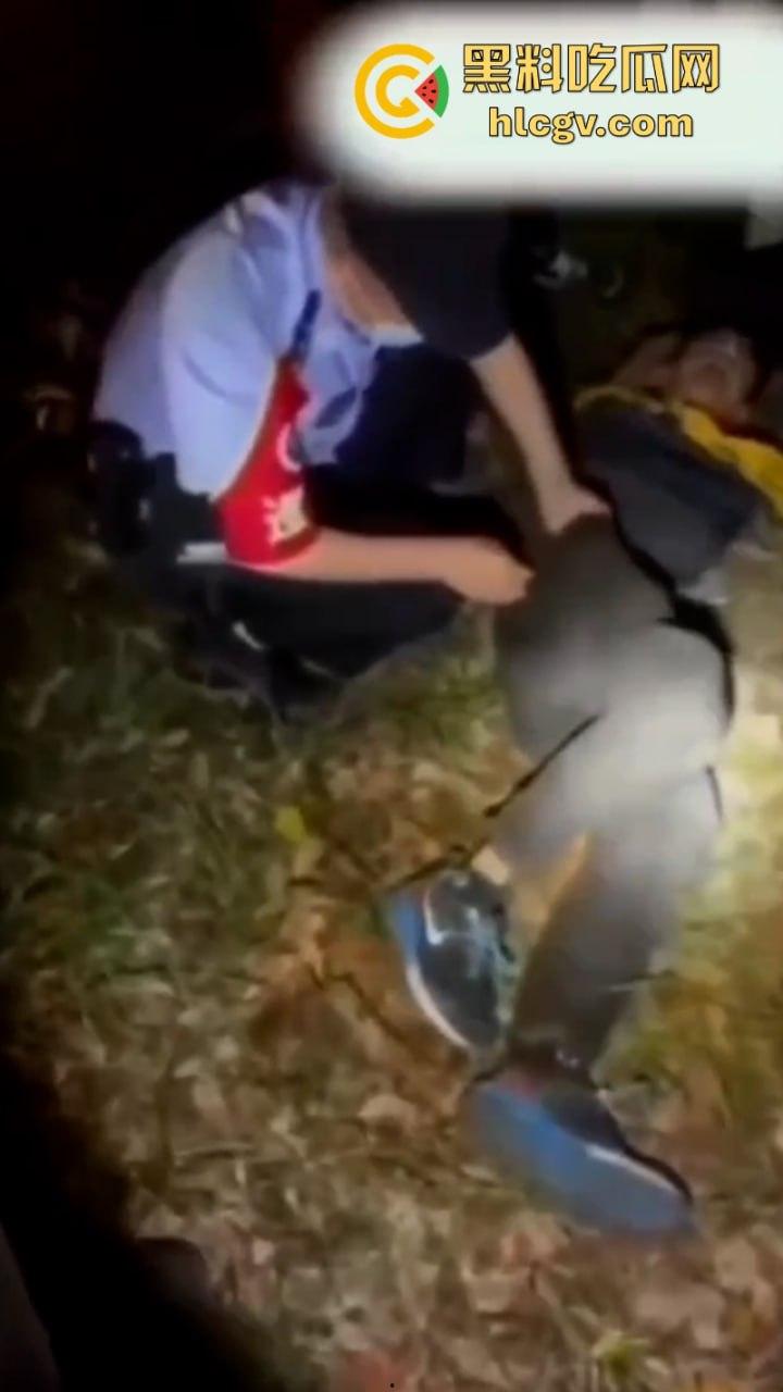 江苏醉酒老流氓起色心 猥亵夜跑女生发酒疯 女生:害怕极了!