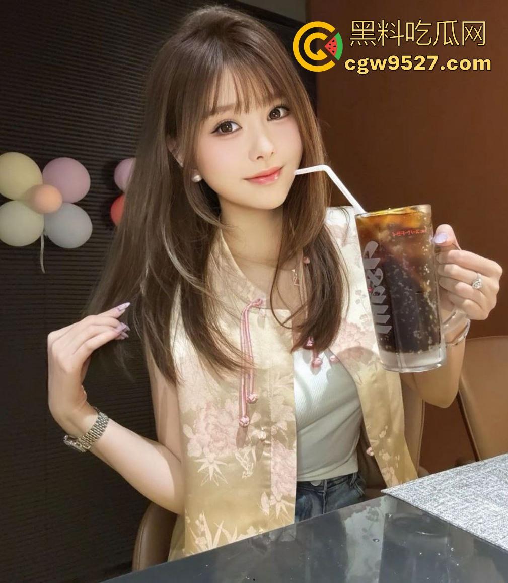 广州大学高颜值骚货【林怡莲】靠脸蛋身材上位,多体位开战,细腰狂扭蜜桃腿夹紧,撸管必备的极致尤物!