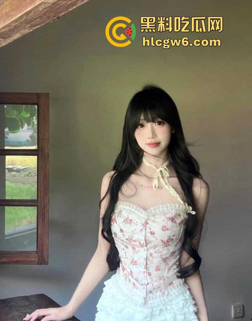 抖音高颜值网红23万粉丝的女神『 恋爱绝缘体』私密视频外流,可甜可萝秒变销魂尤物,高价定制曝光!