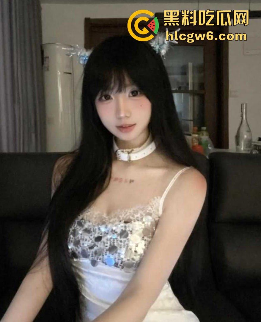 抖音高颜值网红23万粉丝的女神『 恋爱绝缘体』私密视频外流,可甜可萝秒变销魂尤物,高价定制曝光!