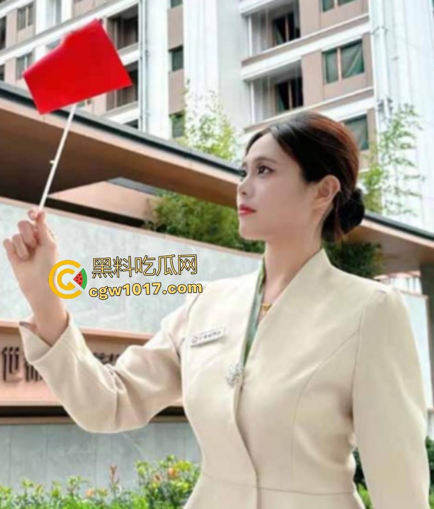 河北保定售楼小姐【刘雯】为卖房献身被疯狂调教，客户身后猛干骚逼皮带狠抽肥臀，震动棒干冒烟还求再来！