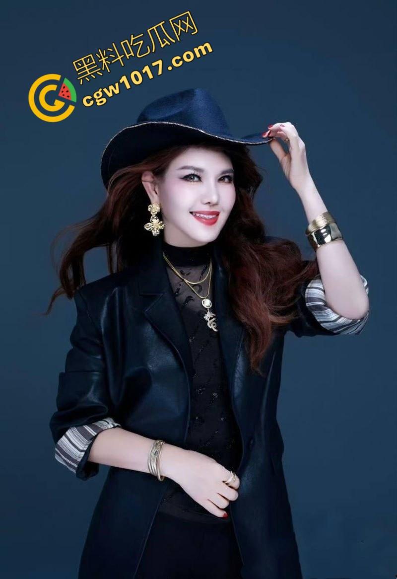 知名女歌手【乌兰图雅】狂野出轨!央视春晚天后竟与乐队贝斯手偷情,42岁草原女神草泥马,疯狂乘骑求欢!