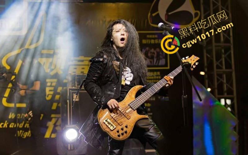 知名女歌手【乌兰图雅】狂野出轨!央视春晚天后竟与乐队贝斯手偷情,42岁草原女神草泥马,疯狂乘骑求欢!