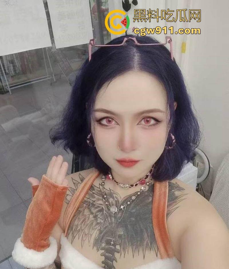 开封王婆说媒再次火爆全网!02年契约兽【修妍奇】上台征婚 ,玩小众圈子的极品魅魔!