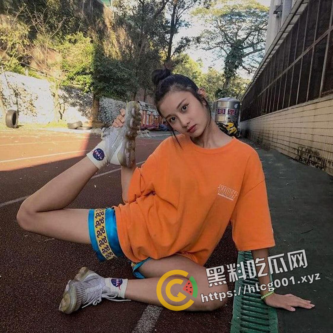 台湾亚洲小姐线上选秀 清纯小妹妹一步步陷入假评委的陷阱 挺着珠圆玉润的奶子扣逼到高潮 我看你挺享受啊