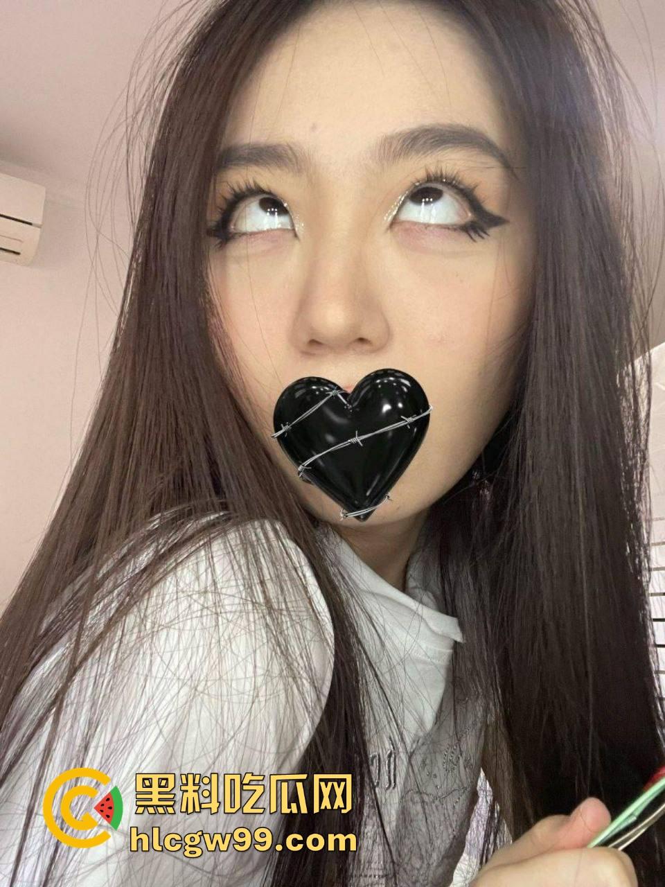 推特极品福利姬【小熊驾驶员】金主定制福利视频流出,扣穴揉奶骚得像个魅魔,眼神勾人到炸裂!