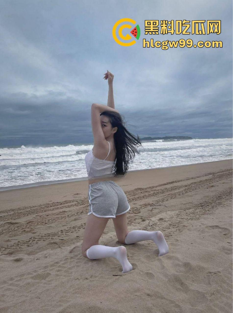 推特极品福利姬【小熊驾驶员】金主定制福利视频流出,扣穴揉奶骚得像个魅魔,眼神勾人到炸裂!