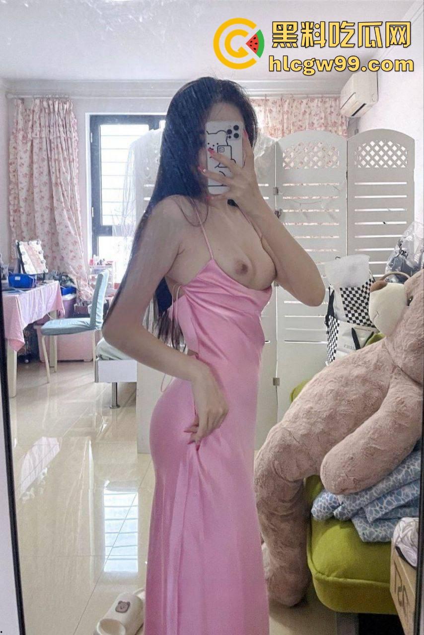 推特极品福利姬【小熊驾驶员】金主定制福利视频流出,扣穴揉奶骚得像个魅魔,眼神勾人到炸裂!