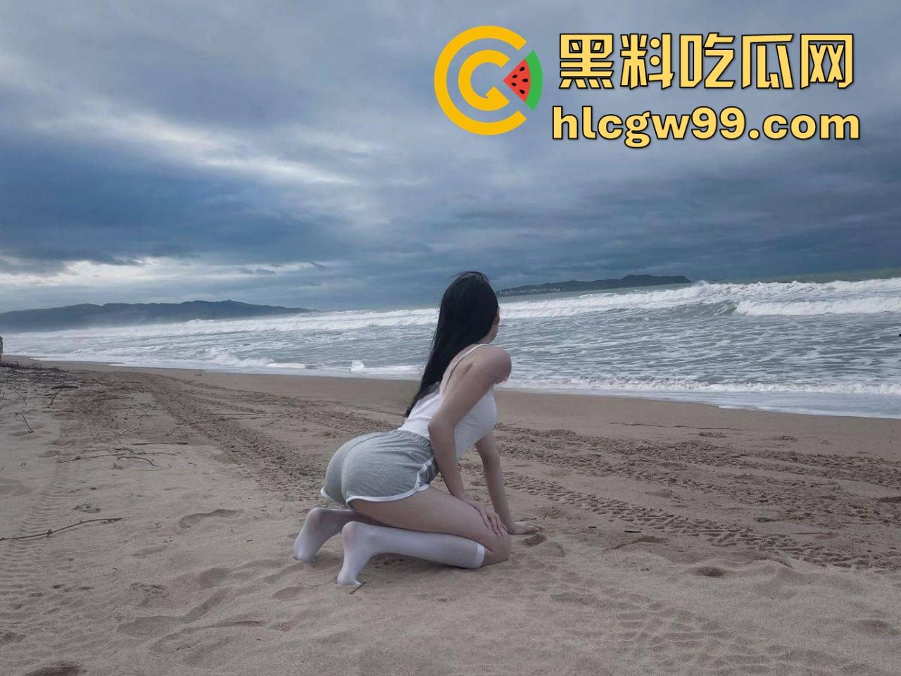 推特极品福利姬【小熊驾驶员】金主定制福利视频流出,扣穴揉奶骚得像个魅魔,眼神勾人到炸裂!