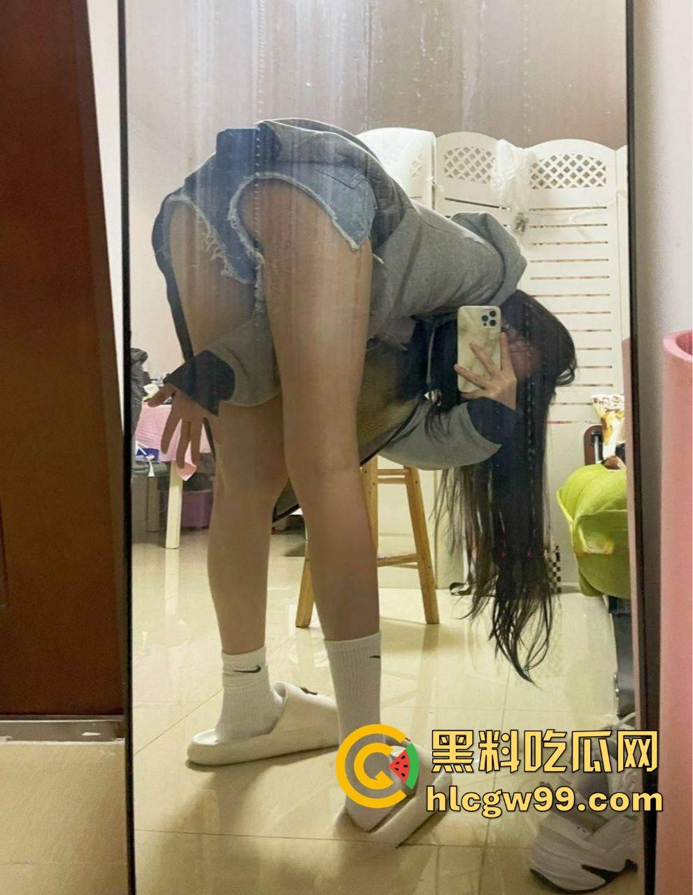 推特极品福利姬【小熊驾驶员】金主定制福利视频流出,扣穴揉奶骚得像个魅魔,眼神勾人到炸裂!