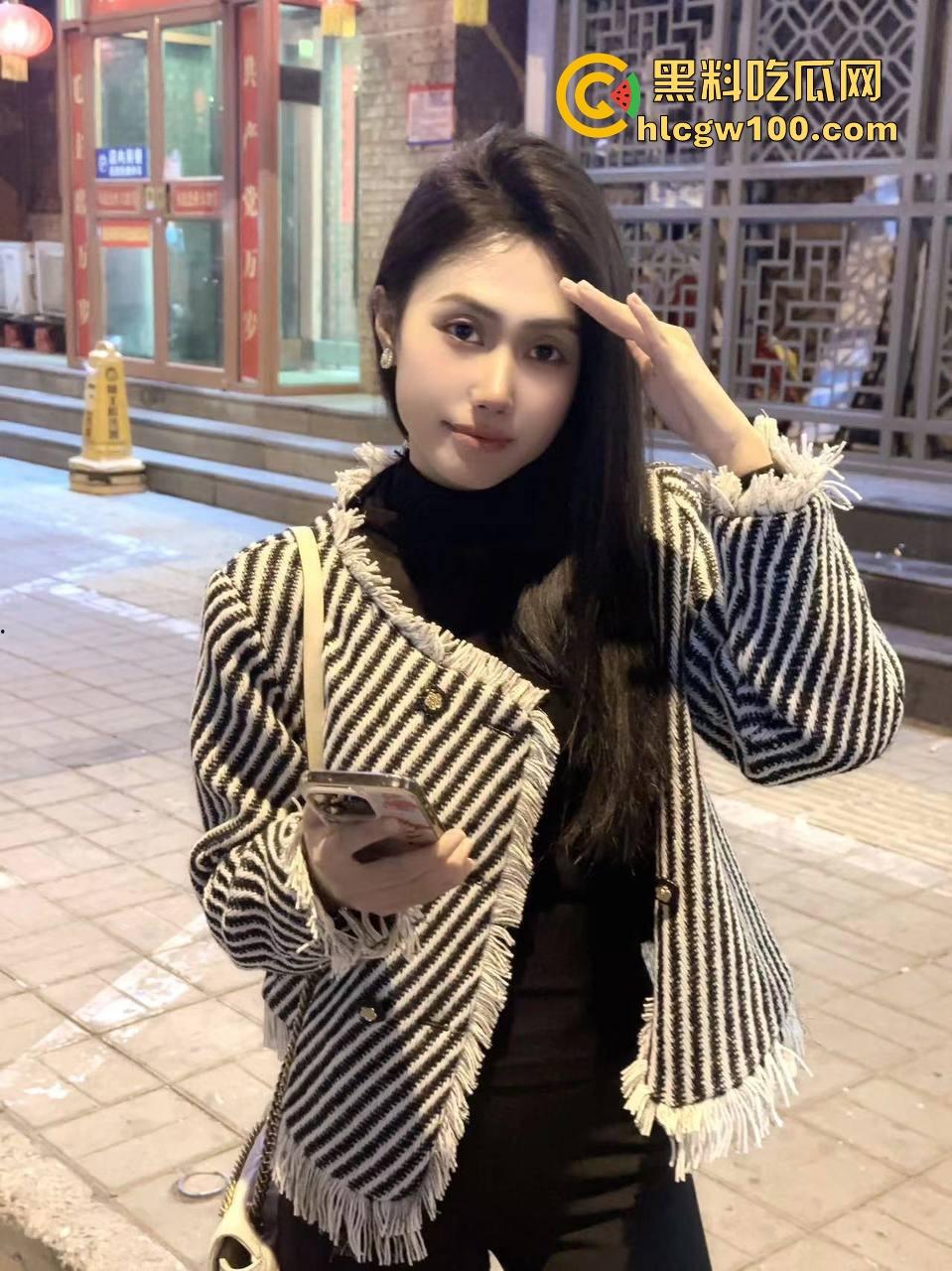 不羡鸳鸯不羡仙,只羡富婆每一天,王婆天选男模开局撒钱招呼肌肉,淫乱派对全程狂嗨,富婆的快乐你想不到!