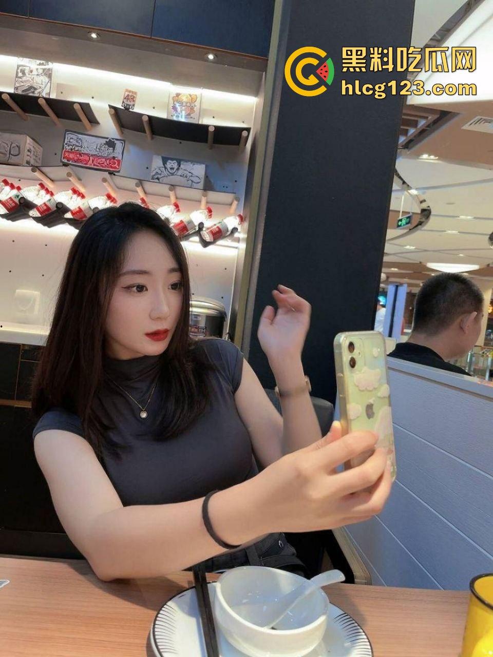 江苏人妻骚母狗苗慧慧,反差婊被爆出绿老公成马,情趣制服全是给别的男人穿!