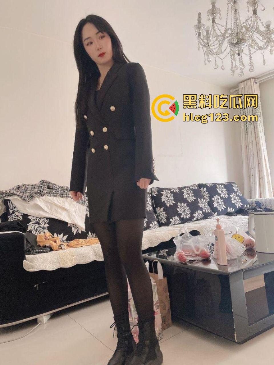 江苏人妻骚母狗苗慧慧,反差婊被爆出绿老公成马,情趣制服全是给别的男人穿!