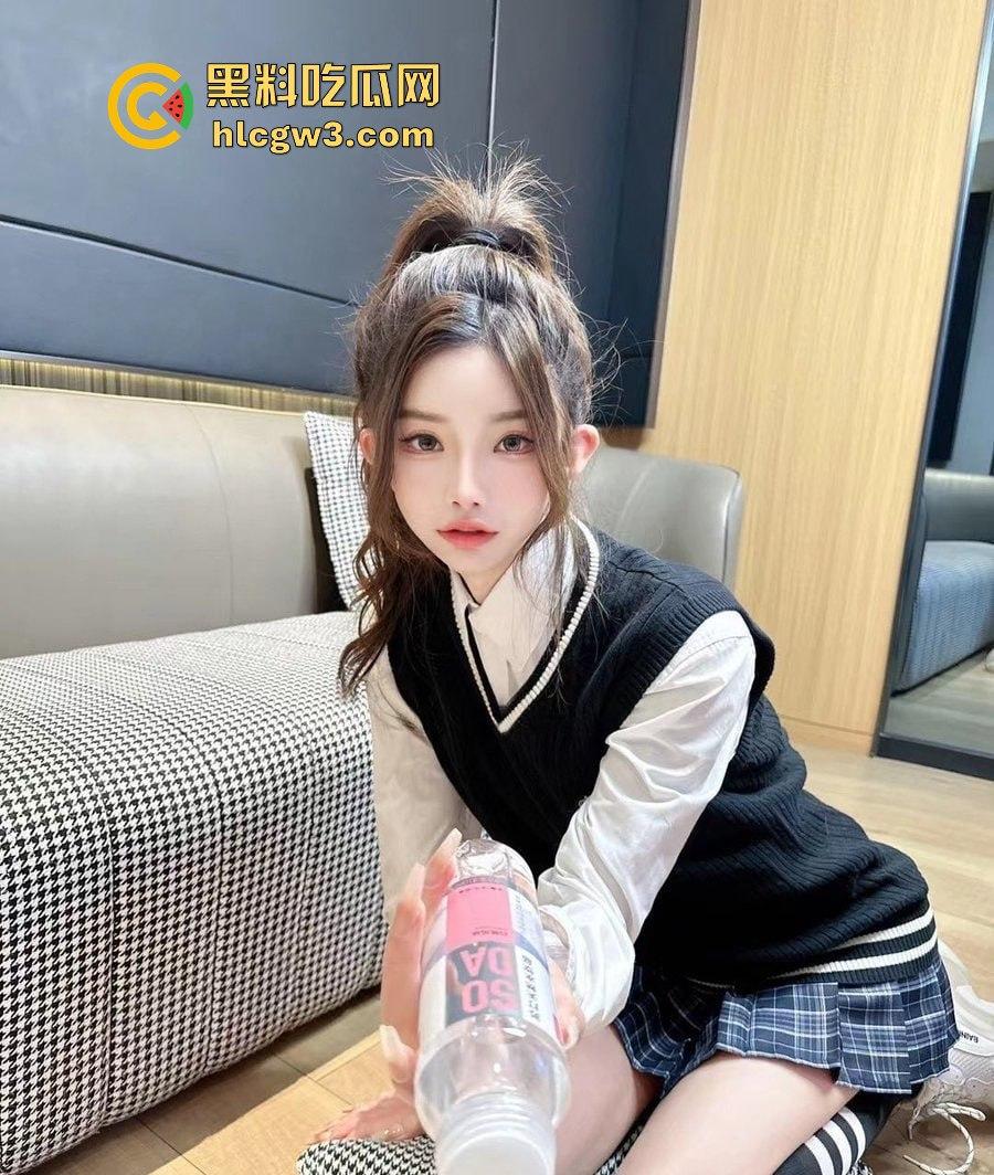 上海极品TS『刘依依』美到让直男怀疑人生 这颜值炸裂打破次元壁 上半身绝杀 你敢认是TS吗?