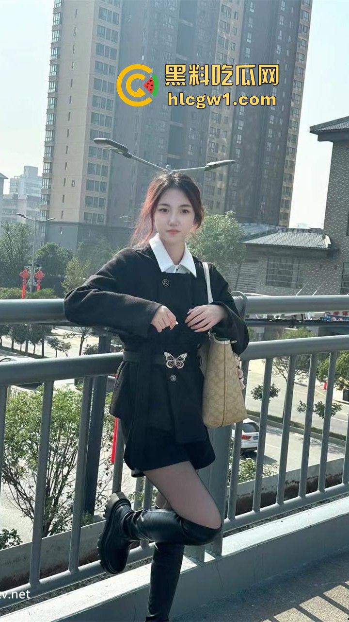 舔屁眼舔到潮喷!上海高冷女神『姜欣』堕落成富二代贱狗,屁味加精液舔到嗨叫,这骚劲连狗都跪服!