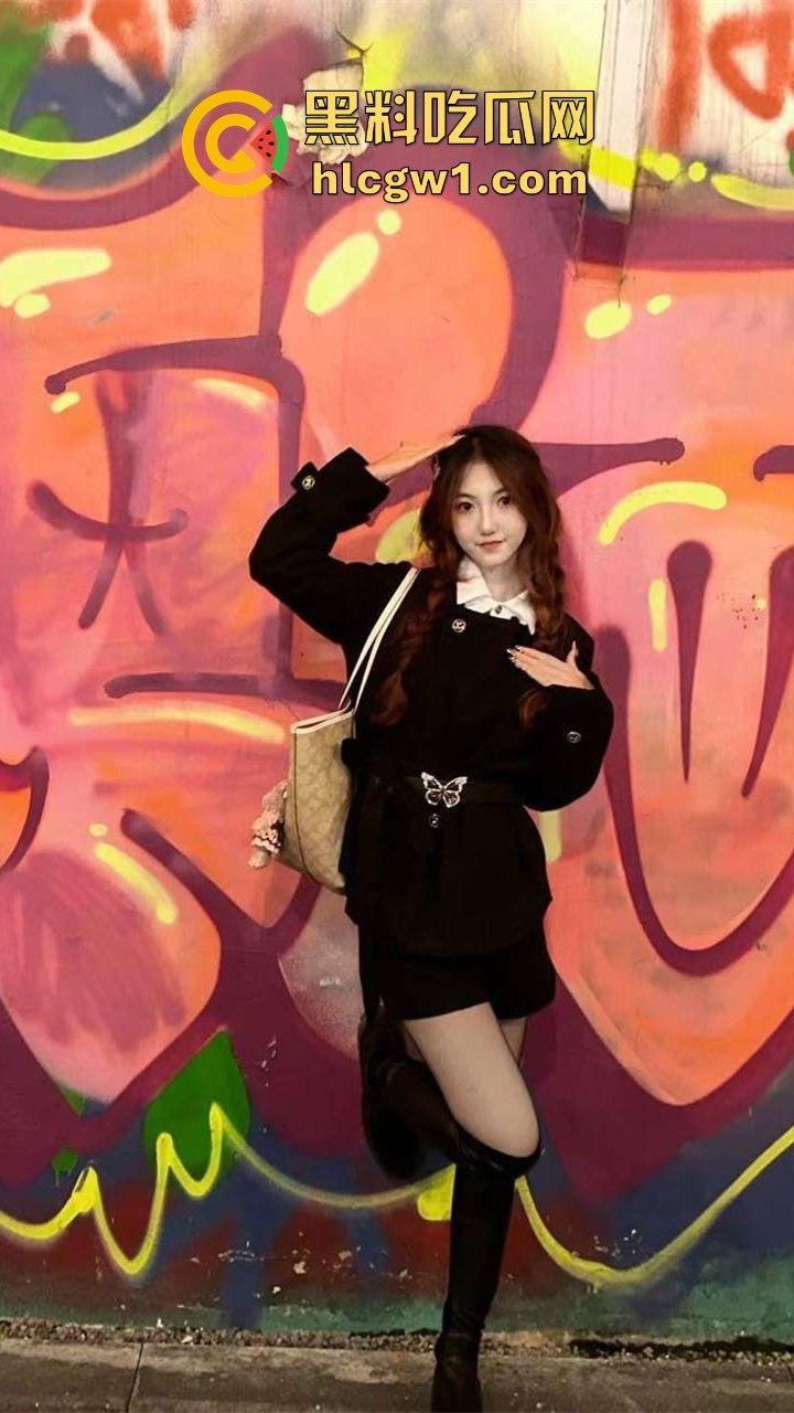 舔屁眼舔到潮喷!上海高冷女神『姜欣』堕落成富二代贱狗,屁味加精液舔到嗨叫,这骚劲连狗都跪服!