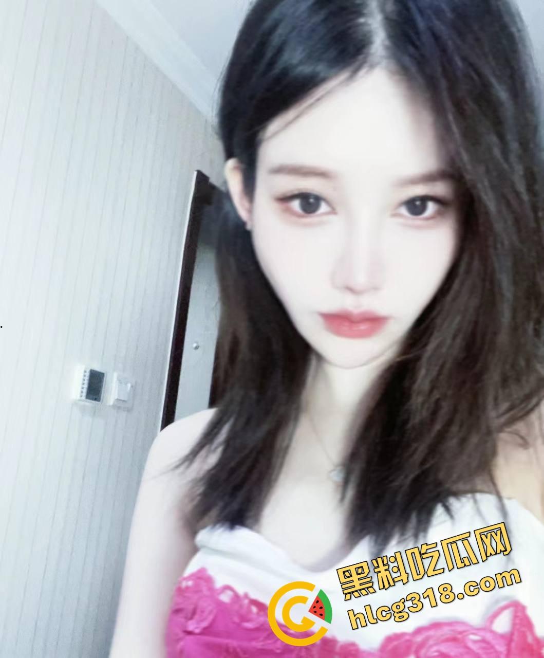 酒店财务黑丝姐姐斗地主玩到一半被约厕爆操,无套直捣深处揉穴揉到喷尿,不需要润滑油骚货就是不一样!