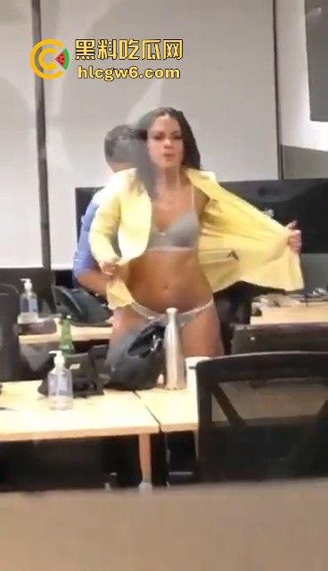 自由美利坚警察牛得飞起 纽约警局偷情打炮不遮掩 办公室直接脱衣大战 这是警局还是OF拍摄棚?