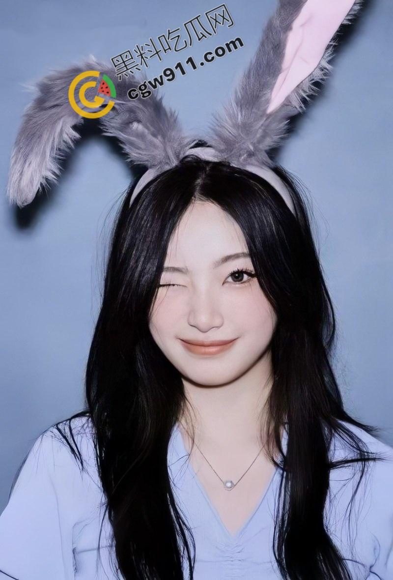 天津大学生【韩梅塰】酒店激情大曝光：深喉舔鸡吸吮龟头，后入爆操娇喘连连，火爆身材引爆欲望！