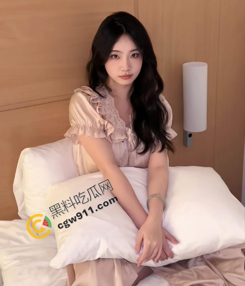 天津大学生【韩梅塰】酒店激情大曝光:深喉舔鸡吸吮龟头,后入爆操娇喘连连,火爆身材引爆欲望!